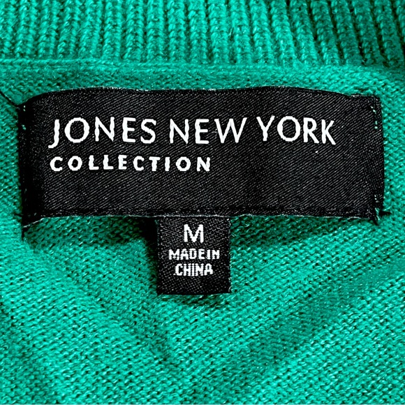 Jones New York size medium green sweater, fold down cowl neck, elastic wrists - Picture 11 of 11